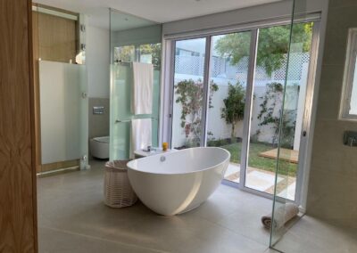 Steenberg Sensation - Bathroom 1 with private garden and outdoor shower